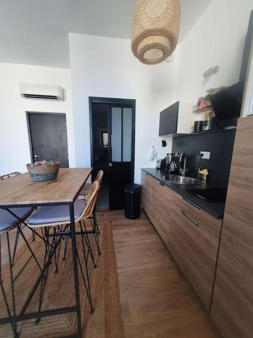 -Garrigue- Face A La Cite Medievale Studio Terrasse Classe 4☆ Carcassone Exterior photo